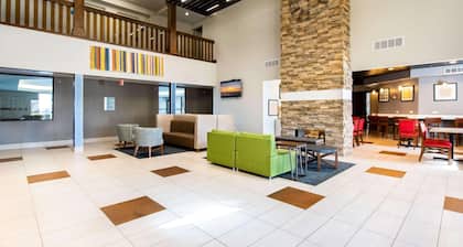 Country Inn & Suites by Radisson, South Haven, MI