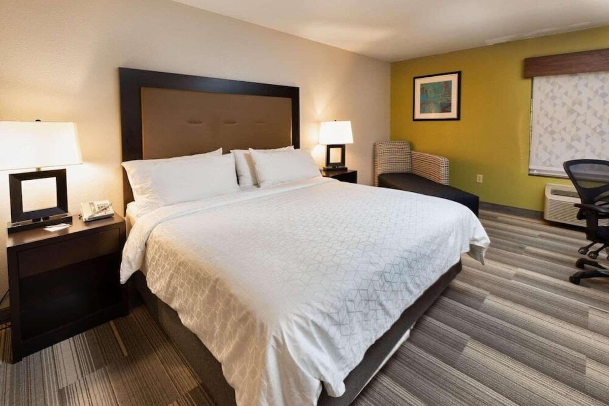 Desk, blackout drapes, iron/ironing board, free WiFi