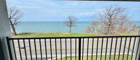 Suite, 1 très grand lit, vue lac