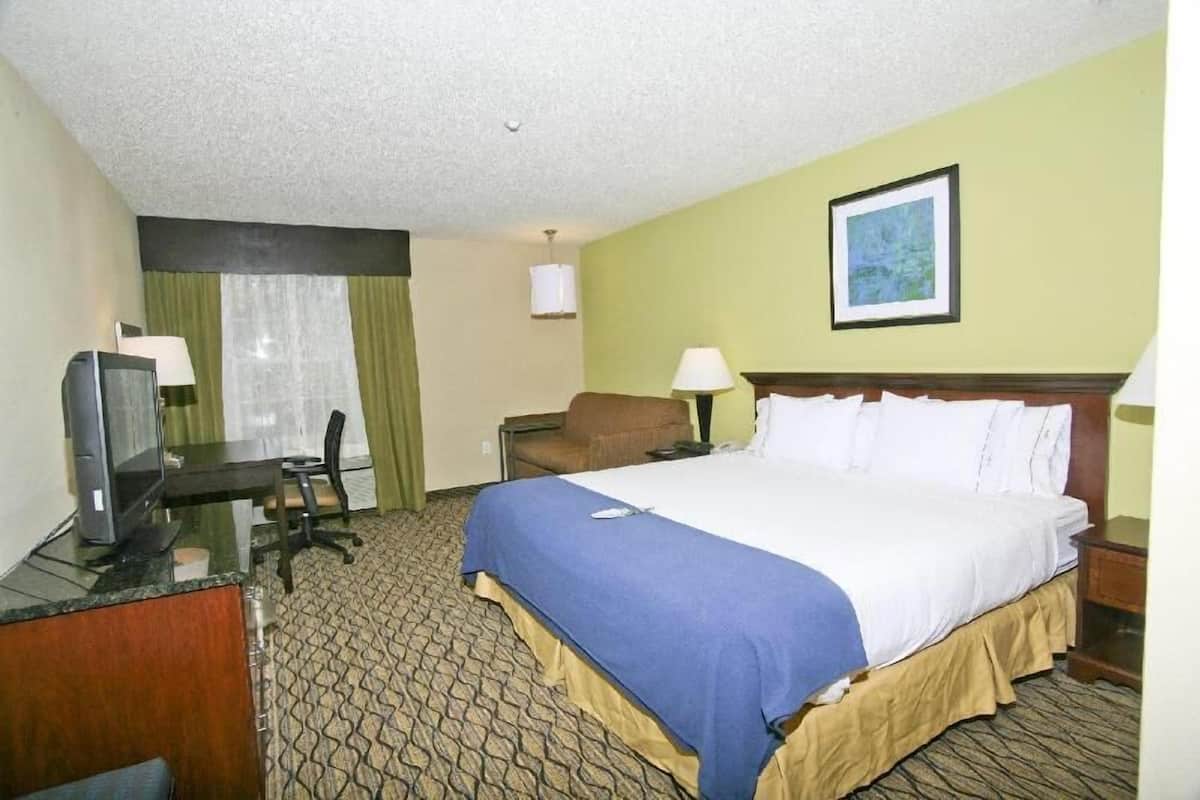 Premium bedding, down comforters, pillowtop beds, in-room safe
