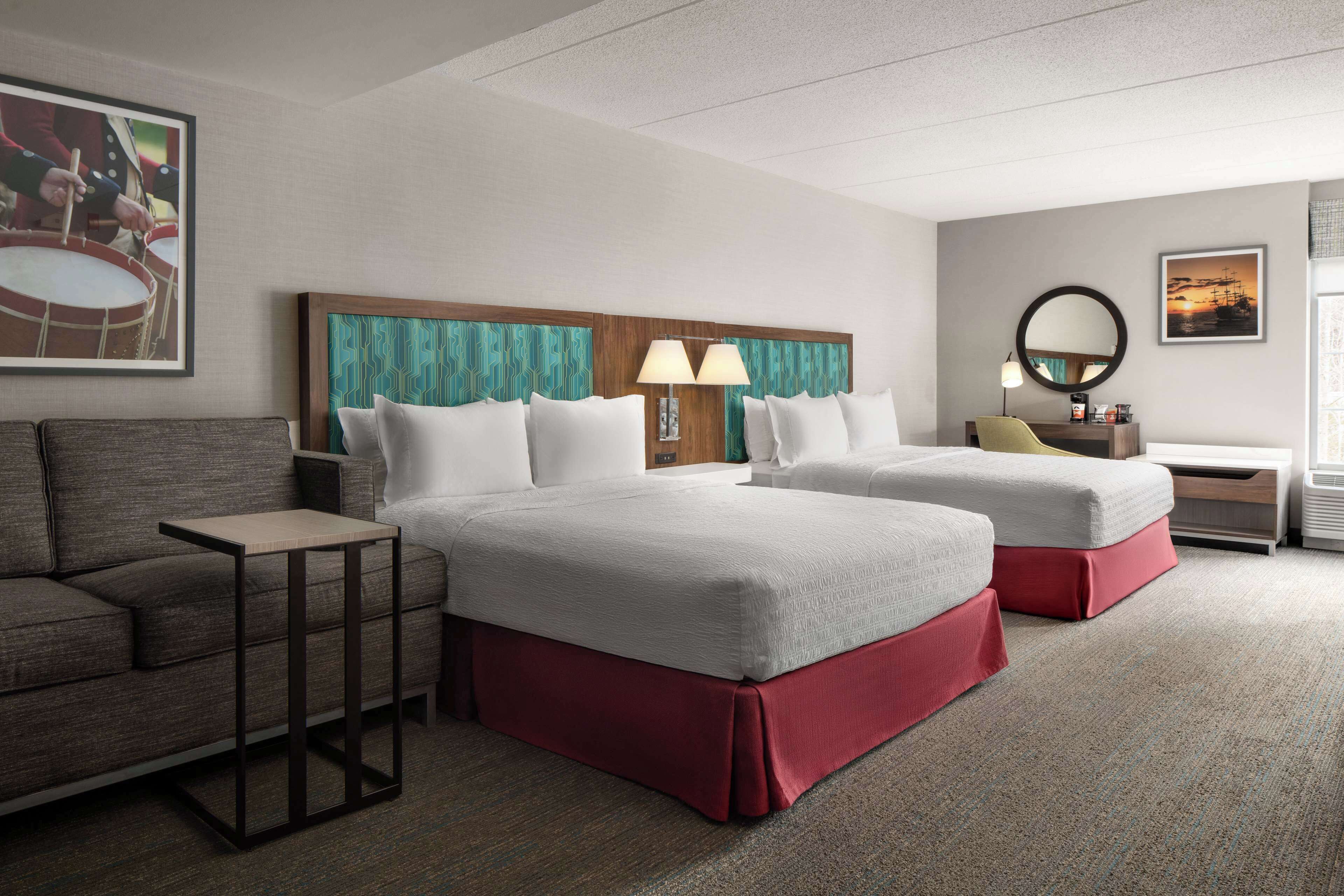 Habitación, 2 camas de matrimonio, accesible para personas con discapacidad, no fumadores | Caja fuerte, tabla de planchar con plancha, cunas gratuitas