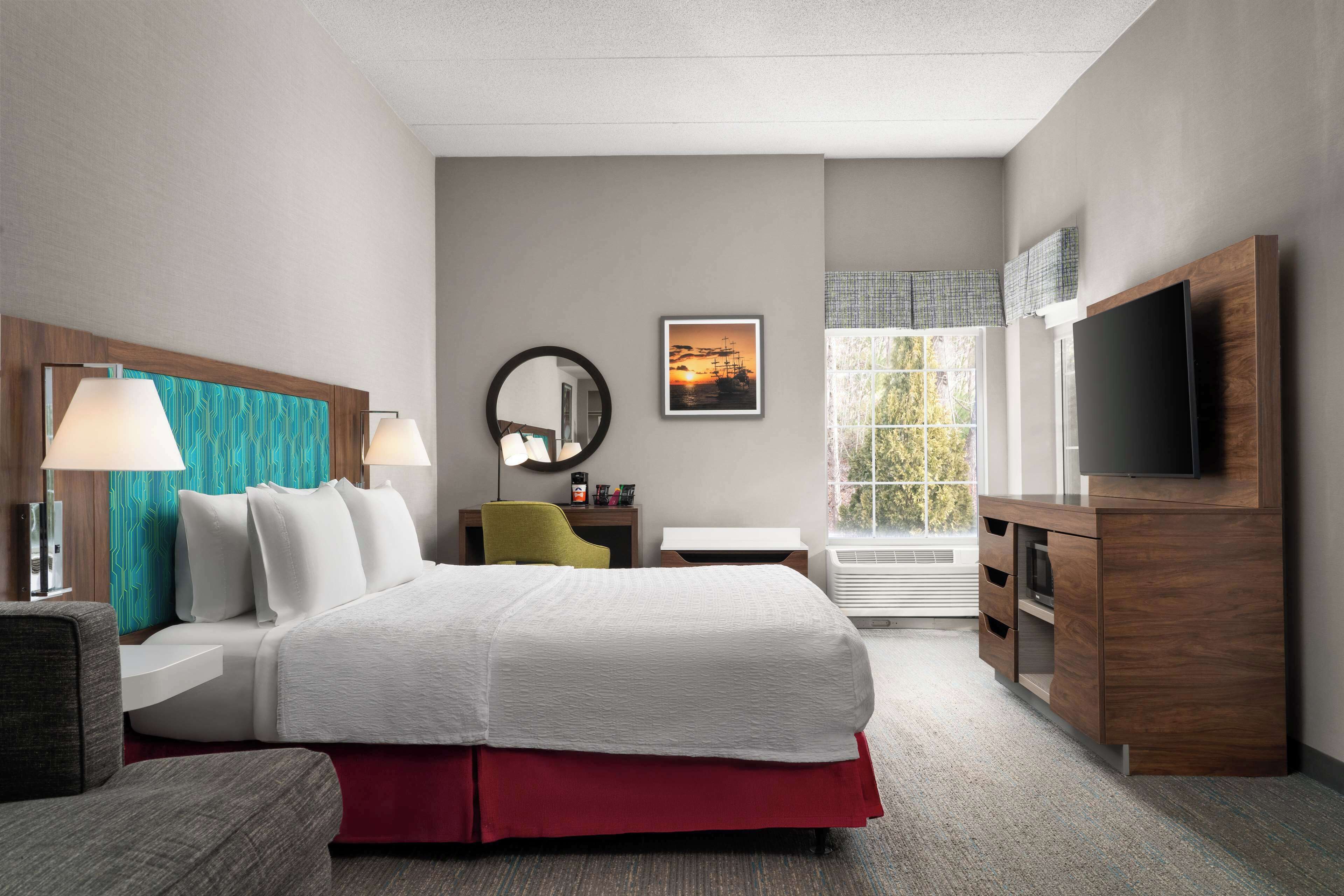 room, 1 king bed, accessible, non smoking | in-room safe, iron/ironing board, free cots/infant beds, free wifi