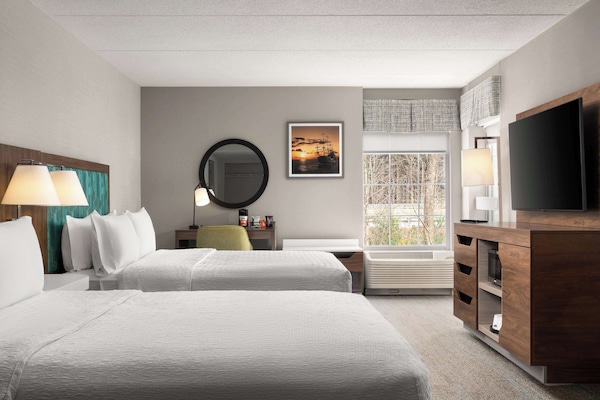 Room, 2 Queen Beds, Accessible, Non Smoking | In-room safe, iron/ironing board, free cribs/infant beds, free WiFi