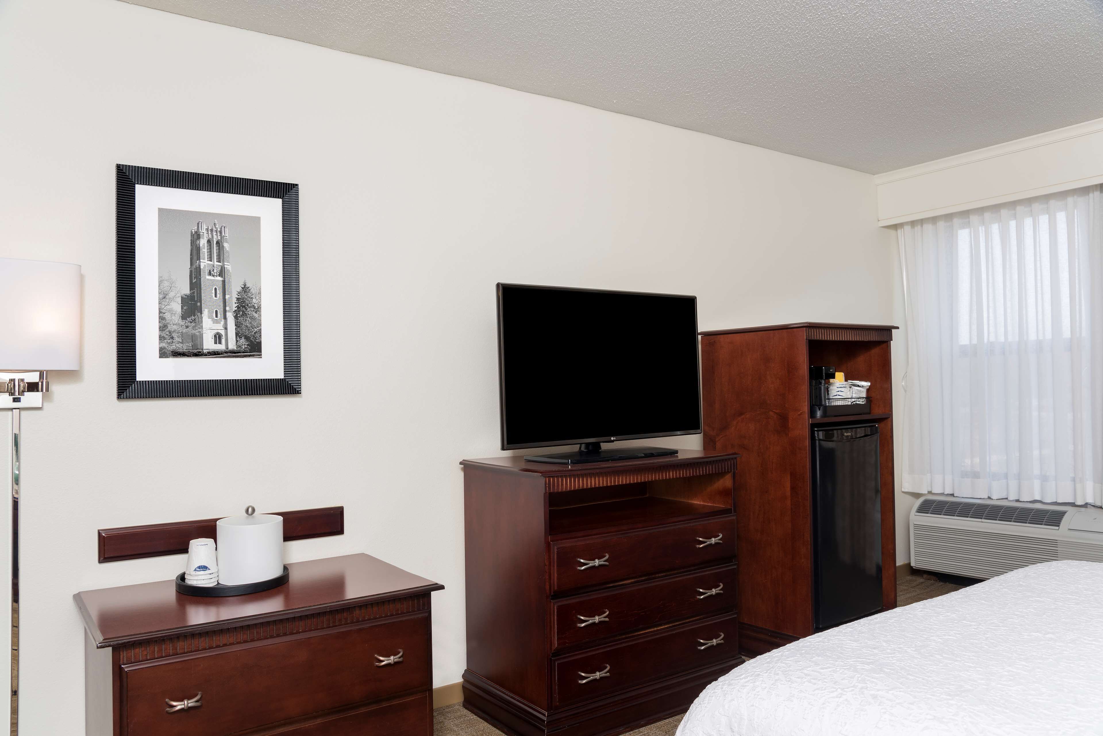 1 bedroom, premium bedding, in-room safe, desk
