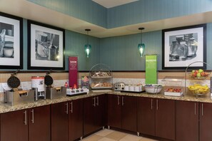 Free daily on-the-go breakfast - Hampton Inn East Lansing (East Lansing)