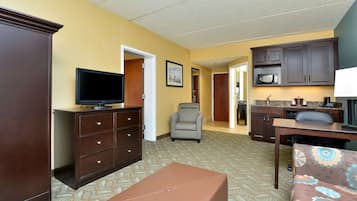 Hypo-allergenic bedding, in-room safe, individually decorated