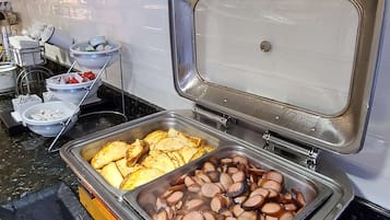 含每日外帶早餐