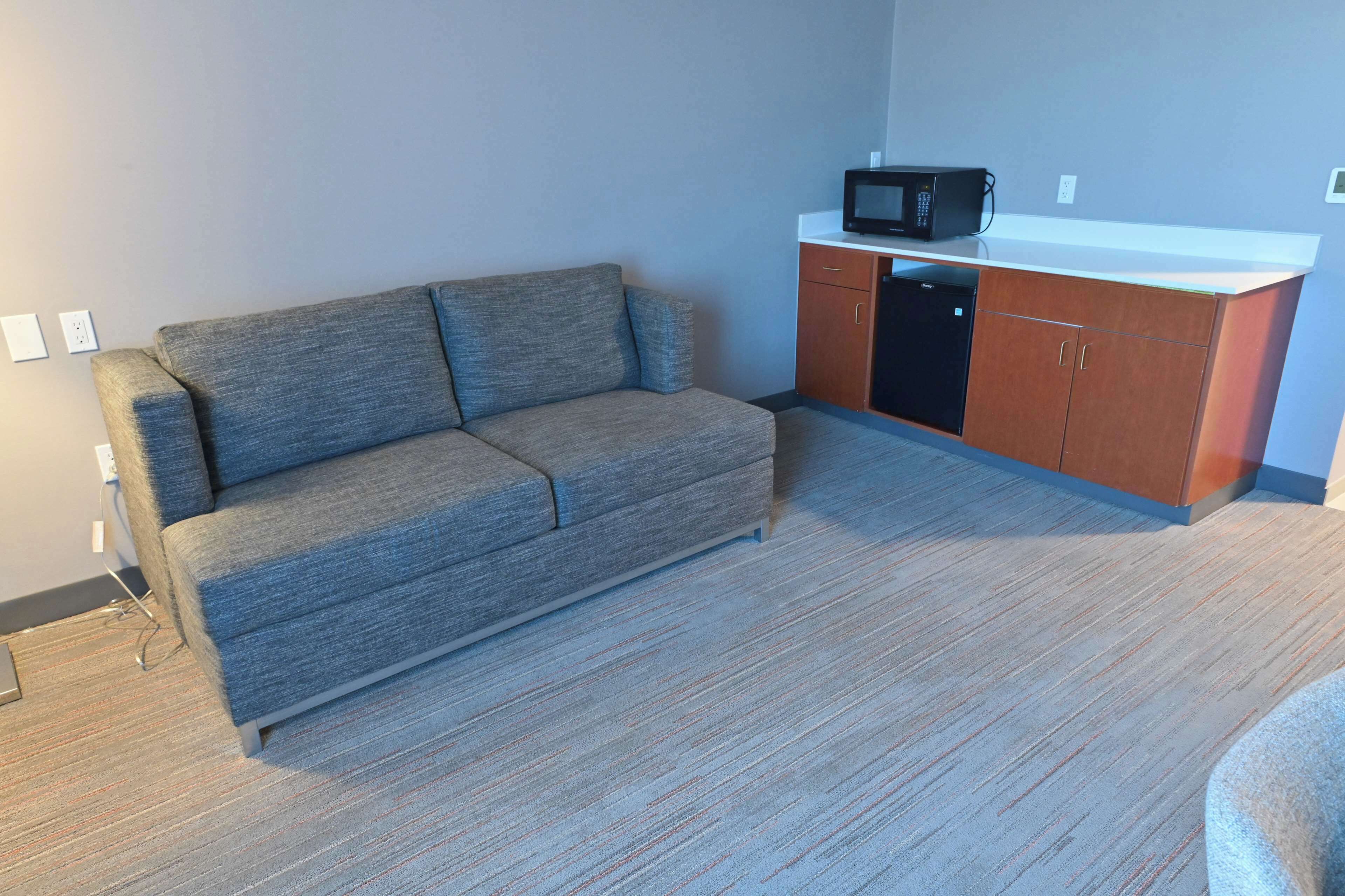 suite, 2 queen beds, accessible, non smoking | living area | 37-inch flat-screen tv with cable channels, tv