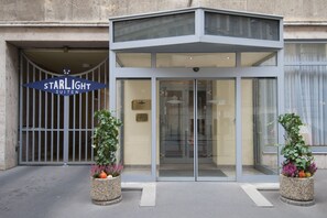 EntrĂ©e de lâhĂ©bergement