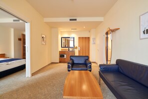 Prestige Apartment | Living room | LCD TV - Starlight Suiten Hotel Budapest (Budapest)