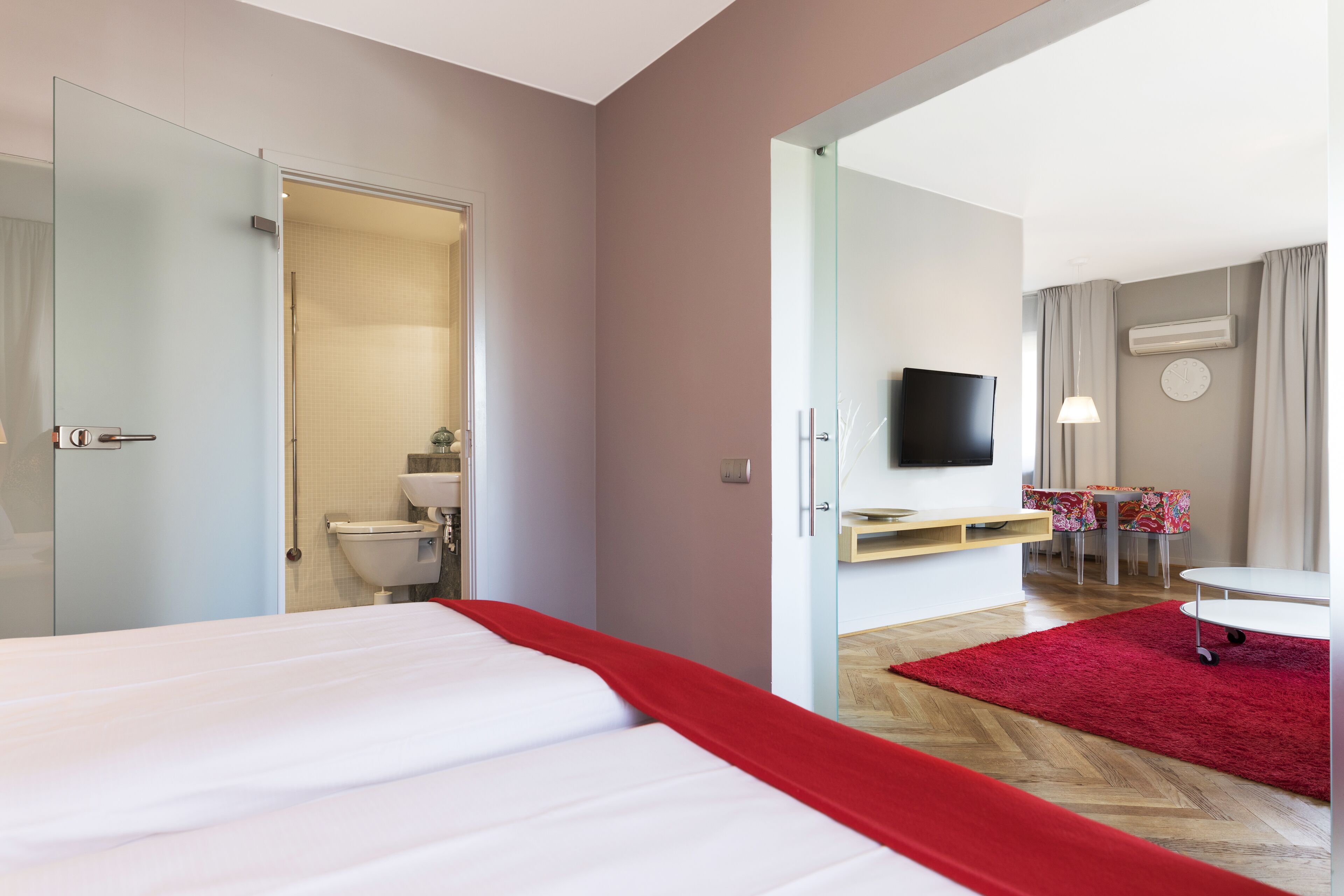 suite | 1 bedroom, in-room safe, desk, blackout curtains