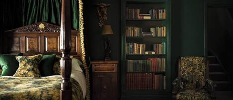 Signature-sviitti, 1 suuri parisänky (The Rook's Nest) | 1 makuuhuone, egyptinpuuvillaiset lakanat, ylelliset vuodevaatteet