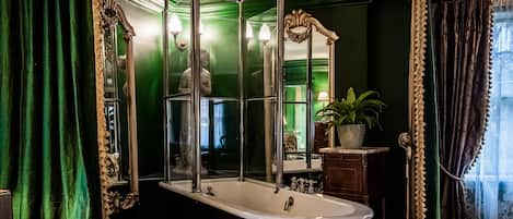 Signature Suite, 1 King Bed (The Rook's Nest) | Bathroom | Designer toiletries, hair dryer, bathrobes, slippers