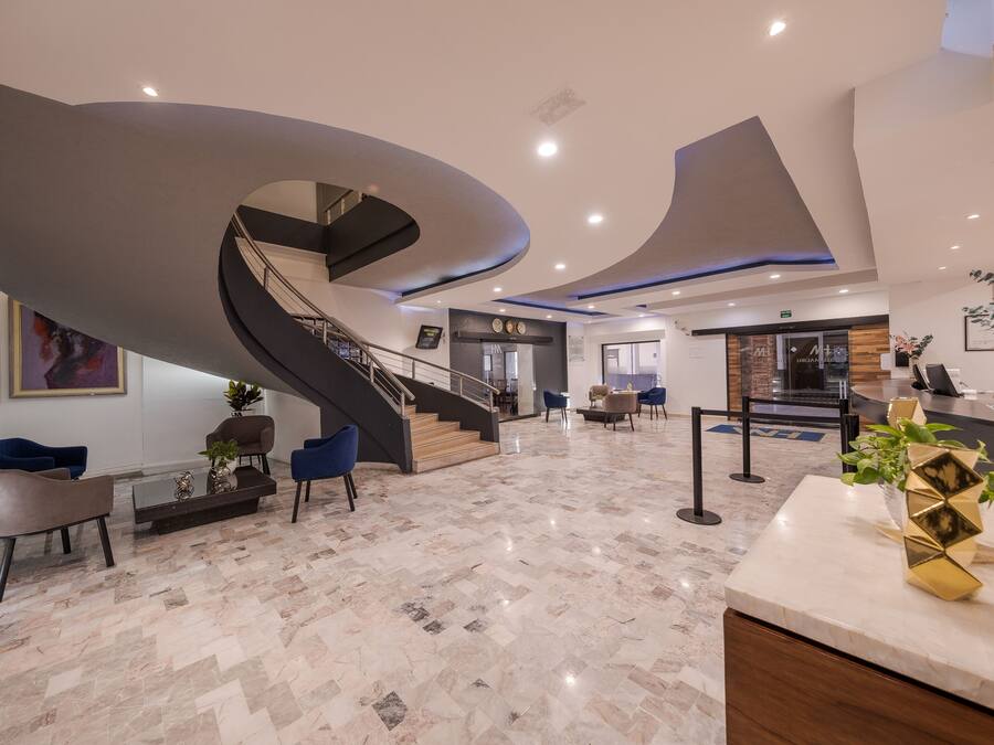 32-inch flat-screen TV with cable channels, TV