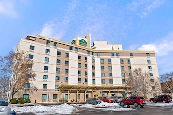 La Quinta Inn & Suites by Wyndham Boston Somerville
