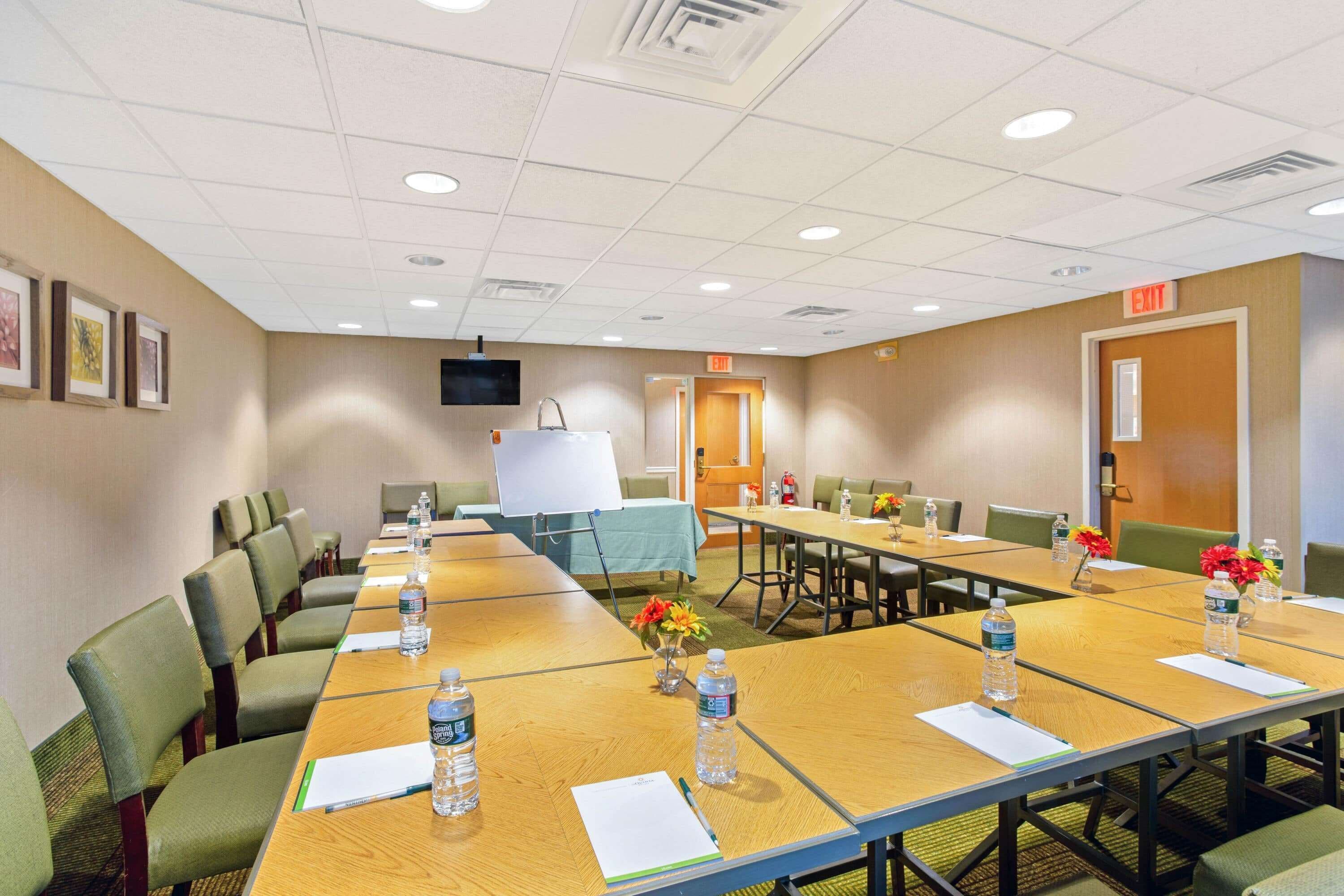 Photo - La Quinta Inn & Suites by Wyndham Boston Somerville