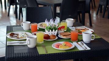 Daily buffet breakfast for a fee