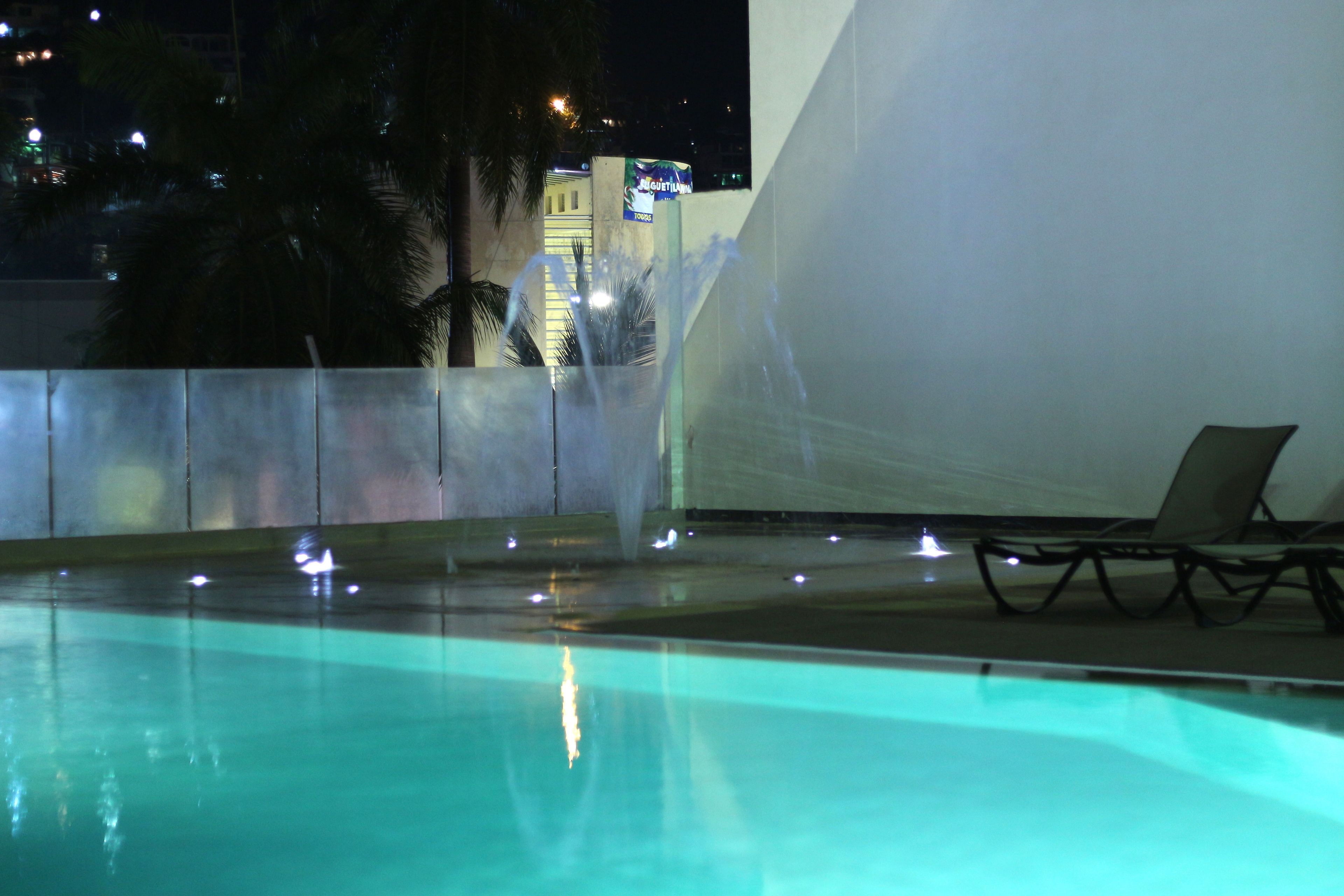 Kolam renang outdoor