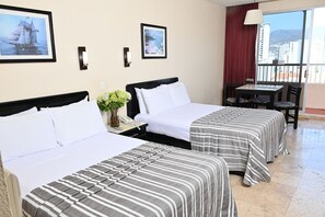 Standard Room with Balcony | 1 bedroom, desk, free WiFi, bed sheets - Amarea Hotel Acapulco (Acapulco)