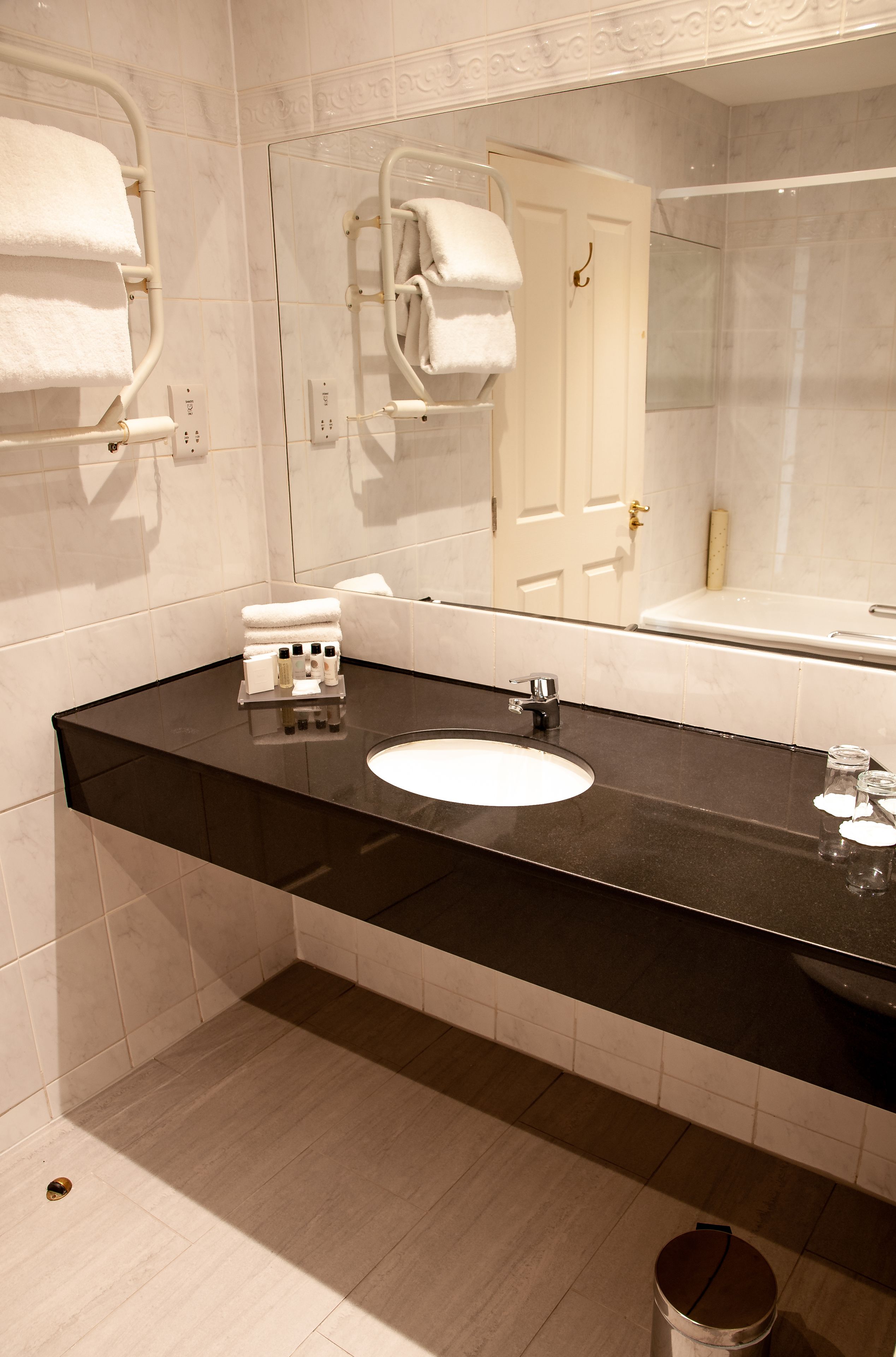 combined shower/bathtub, free toiletries, hair dryer, towels