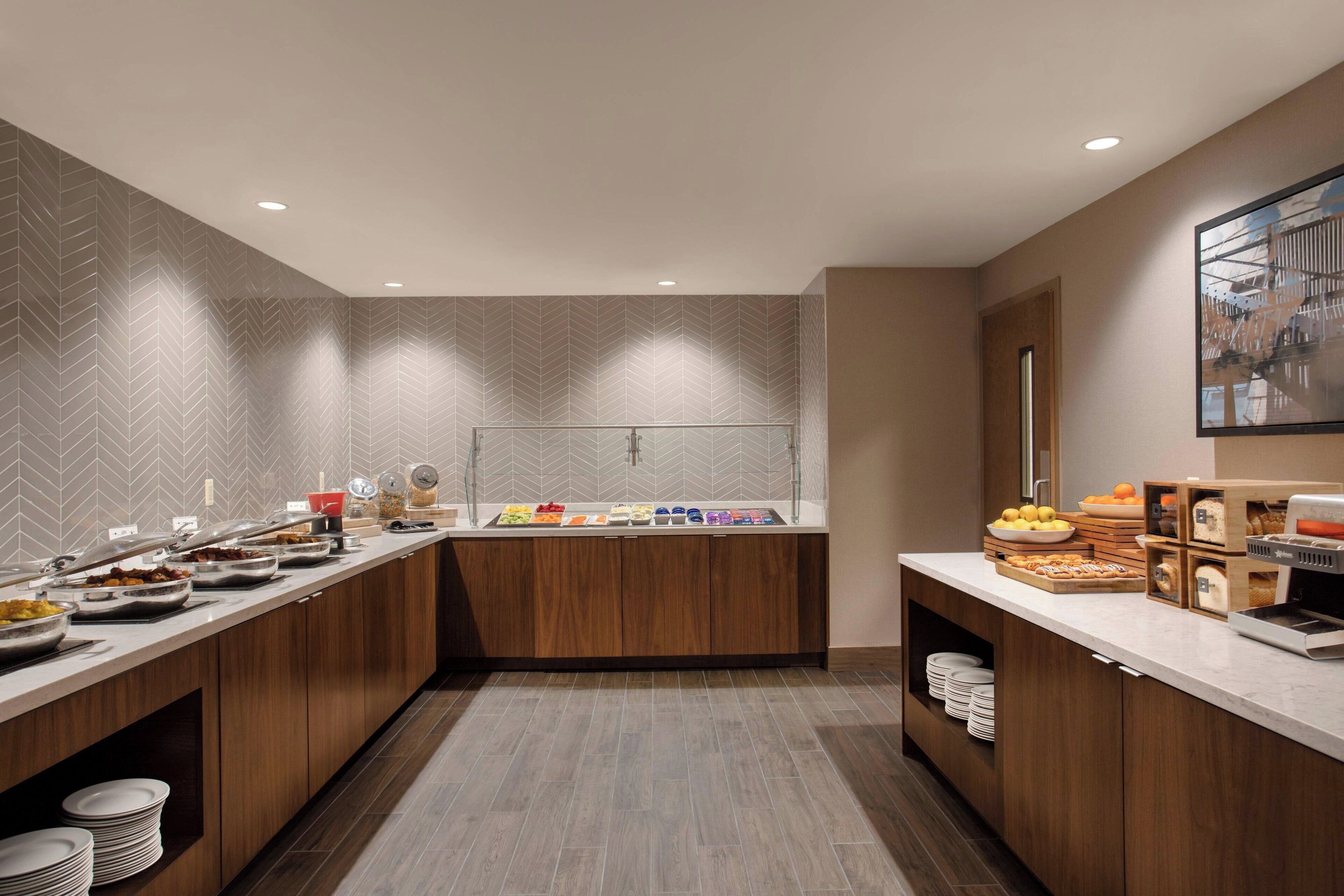 daily buffet breakfast (usd 17 per person)