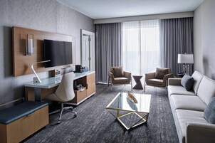 Suite, 1 Bedroom | In-room safe, desk, laptop workspace, blackout drapes