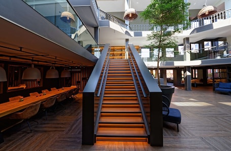 Lobby. ATLANTIC Hotel Landgut Horn