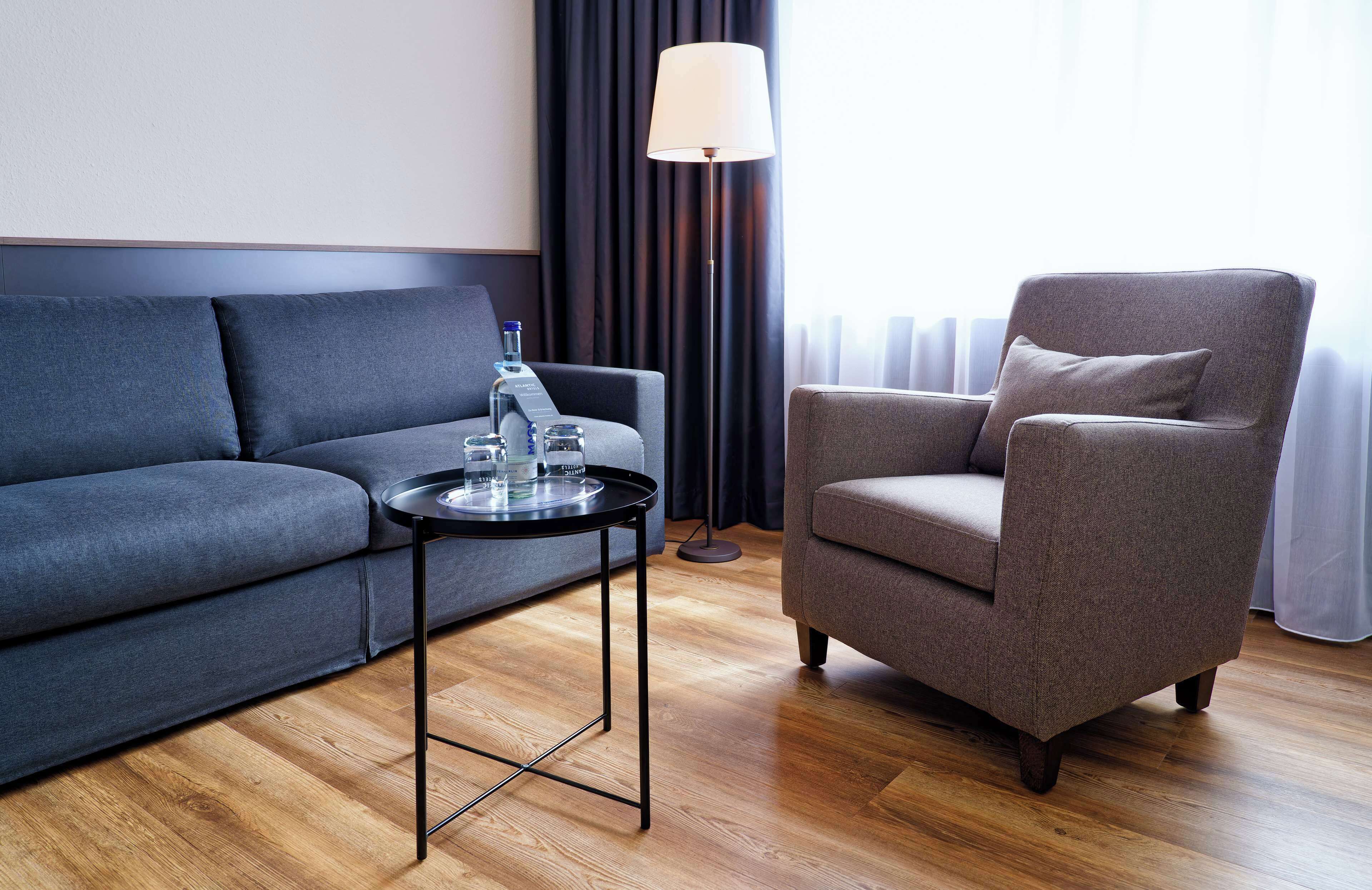 Deluxe Room | In-room safe, desk, blackout drapes, iron/ironing board