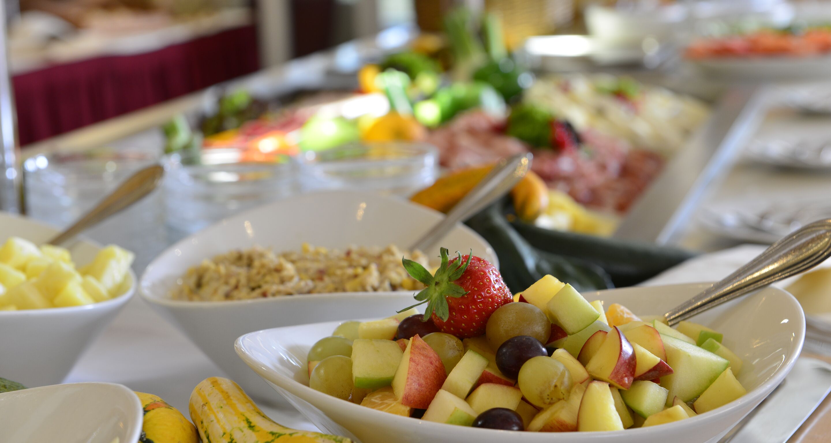 Tägliches Frühstücksbuffet gegen Gebühr