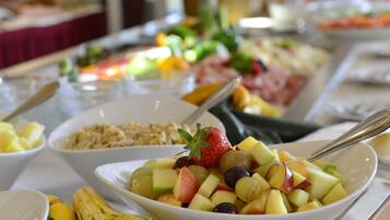 Tägliches Frühstücksbuffet gegen Gebühr