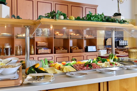 Bufé. PLAZA INN Leonberg