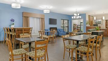 Free daily buffet breakfast