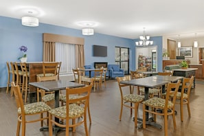 Free daily buffet breakfast