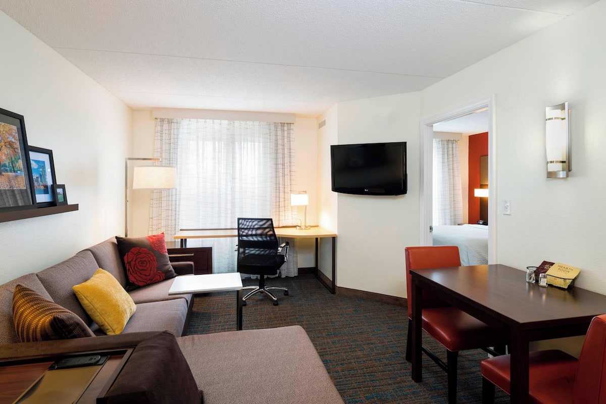 Flat-screen TV, pay movies