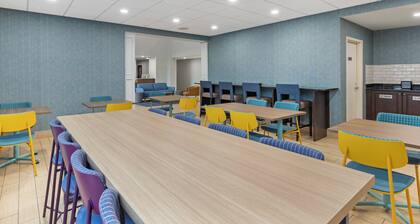 Garner Hotel Warren Northwest by IHG