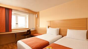 Standard Room, 2 Single Beds | Bathroom | Shower, eco-friendly toiletries, hair dryer, towels