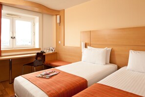 Standard Room, 2 Twin Beds | Desk, iron/ironing board, free WiFi, bed sheets