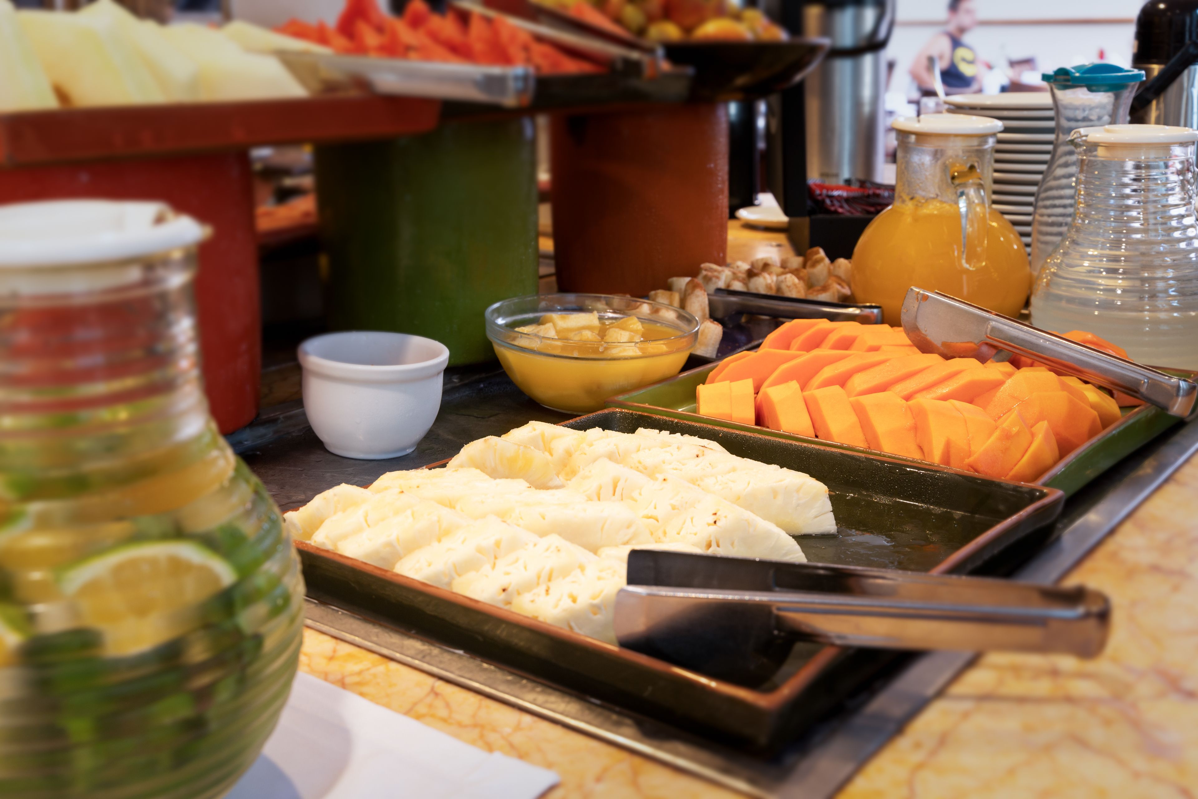daily buffet breakfast (brl 61 per person)