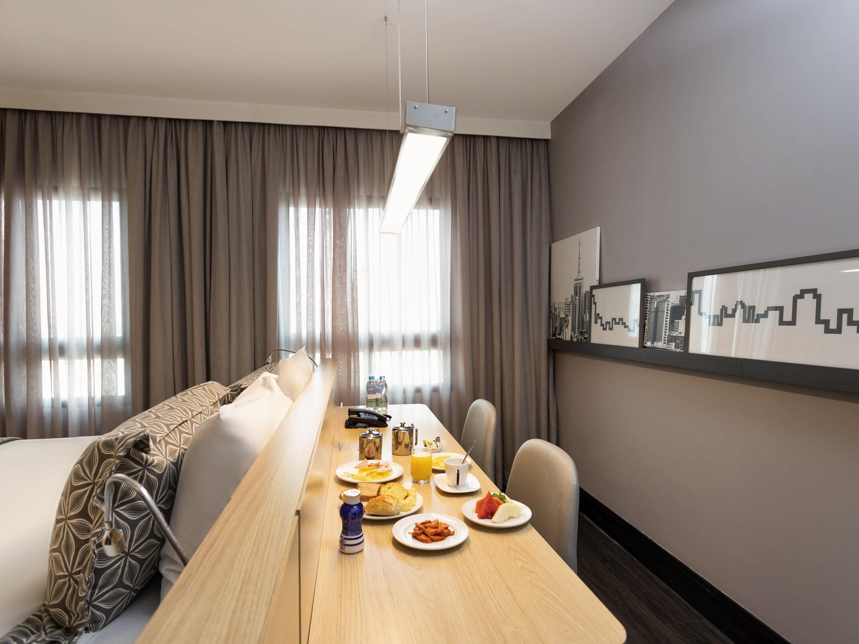 Habitación superior, 1 cama doble | 1 dormitorio, minibar, caja fuerte y escritorio