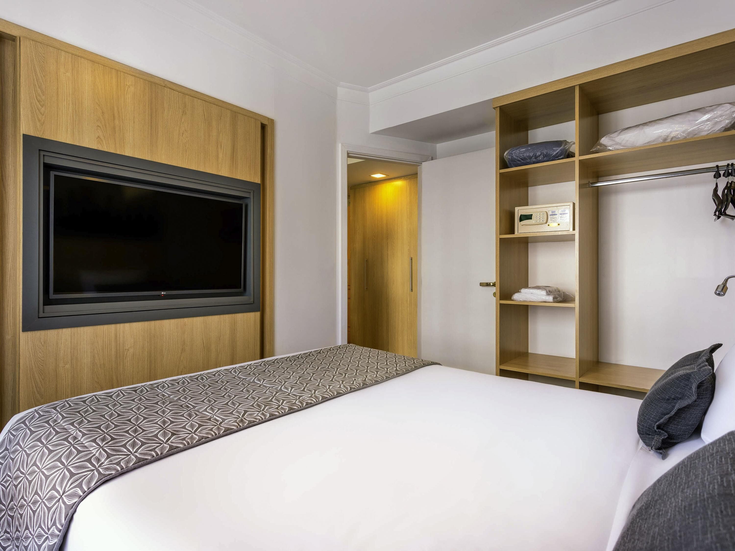 1 bedroom, minibar, in-room safe, desk