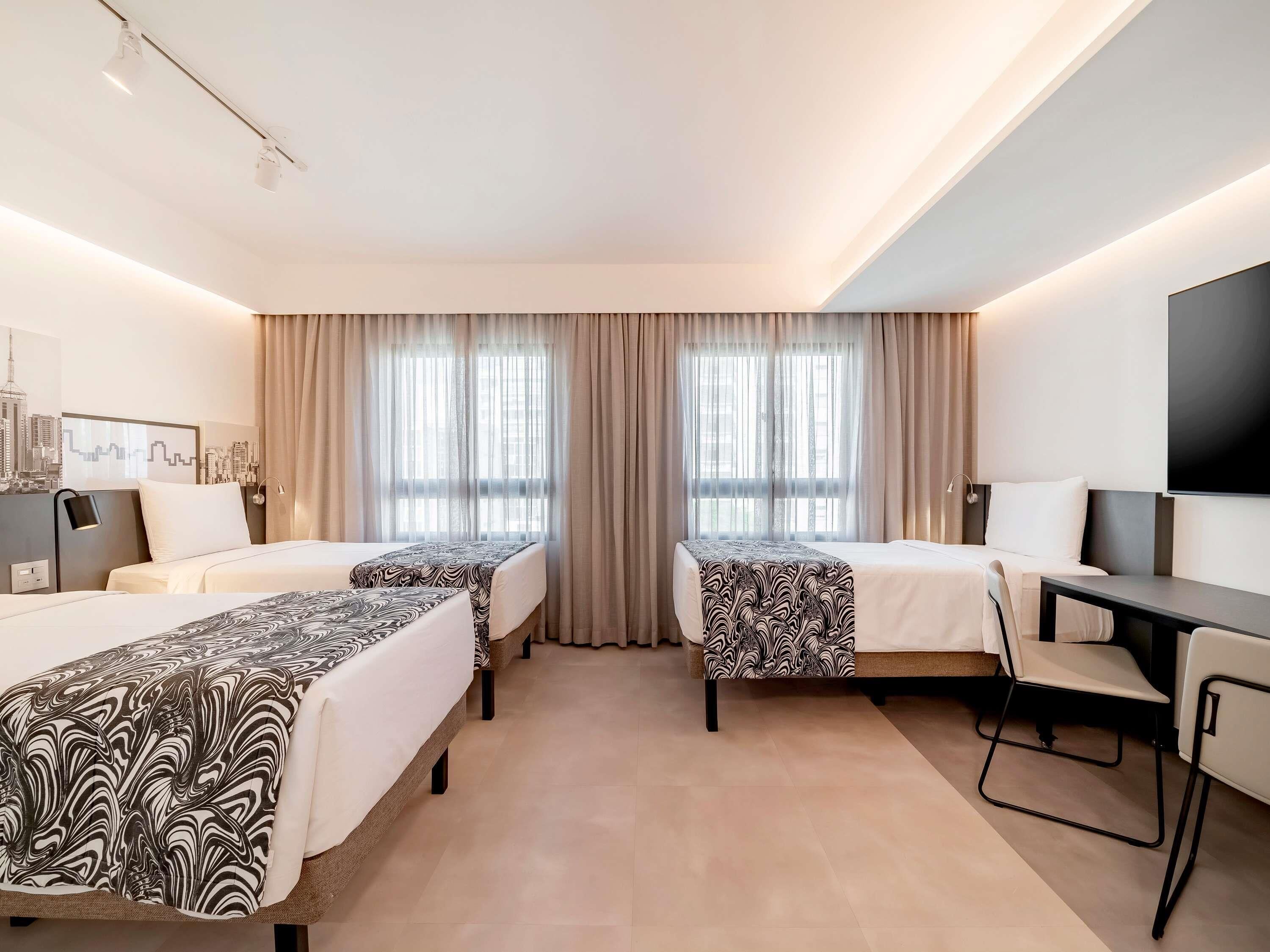 Superior Room, 3 Single Beds | 1 bedroom, minibar, in-room safe, desk