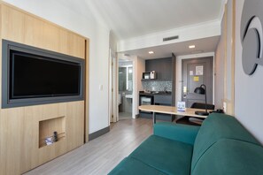 Svit Executive - 1 queensize-säng | 1 sovrum, minibar, värdeförvaringsskåp på rummet och skrivbord