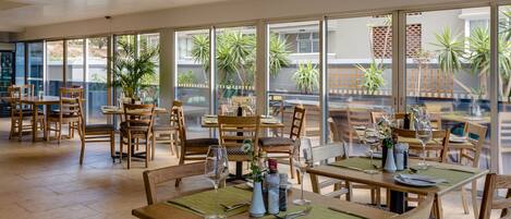 Se sirven desayunos, almuerzos y cenas