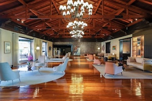 Sala de estar en el lobby
