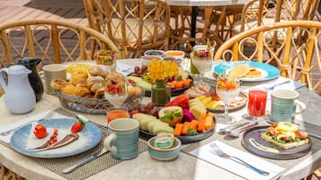 Desayuno bufé gratuito y diario