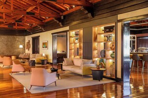 Sala de estar en el lobby