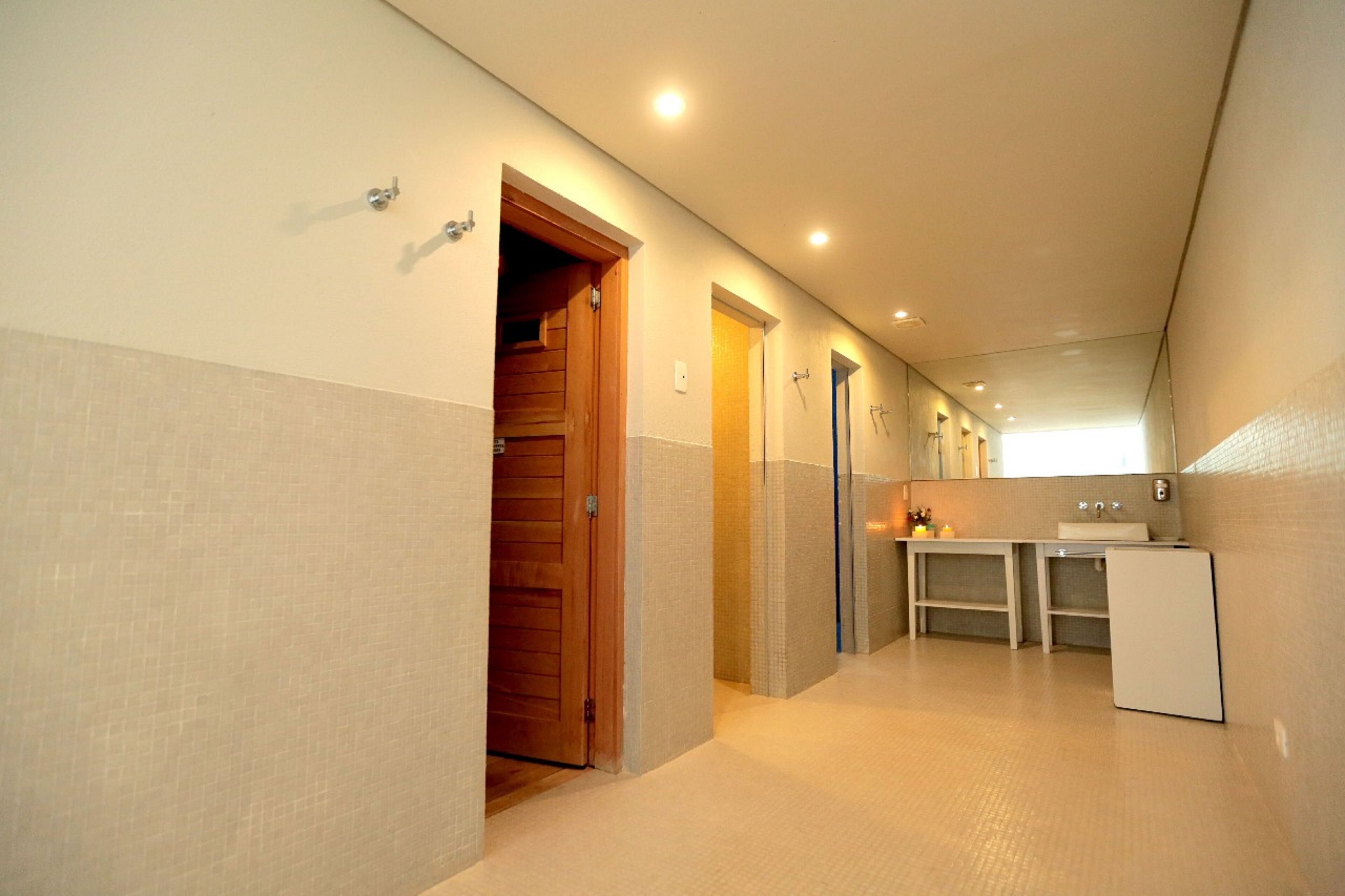 sauna, hot tub, steam room, body treatments, hot stone massages