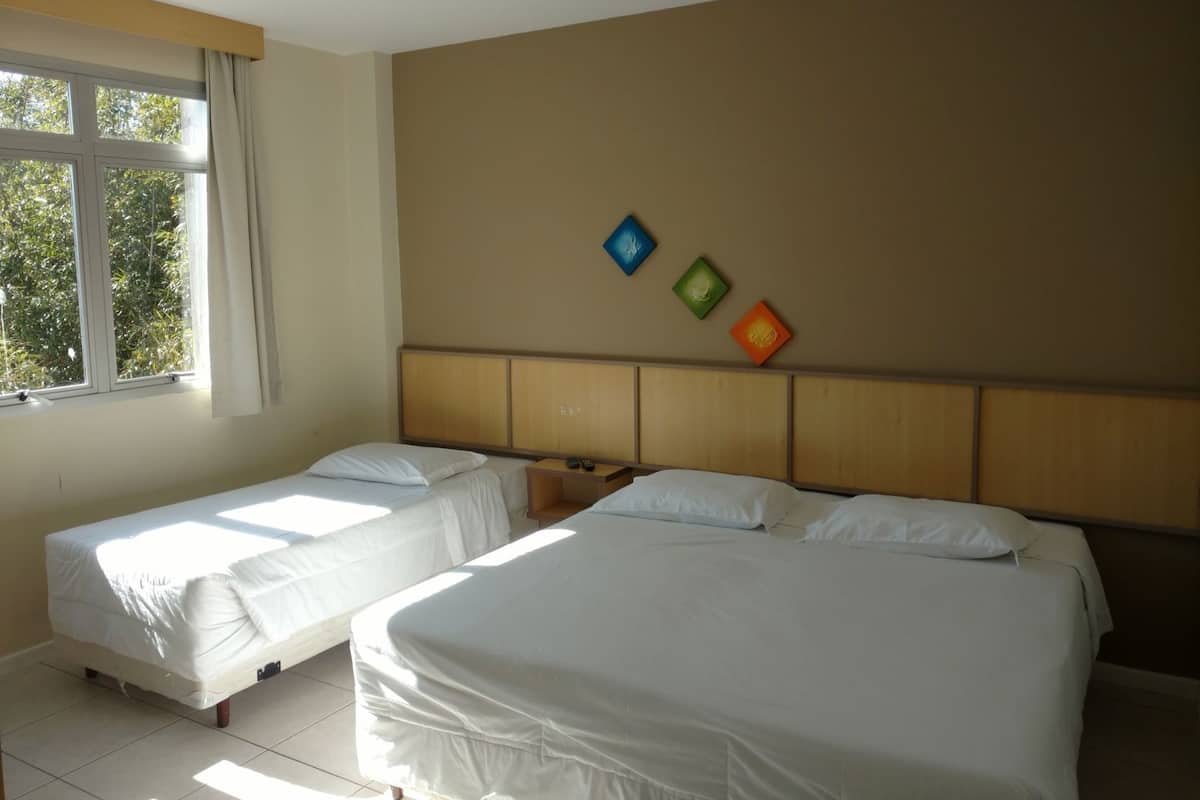 Minibar, bureau, Wi-Fi gratuit, draps fournis