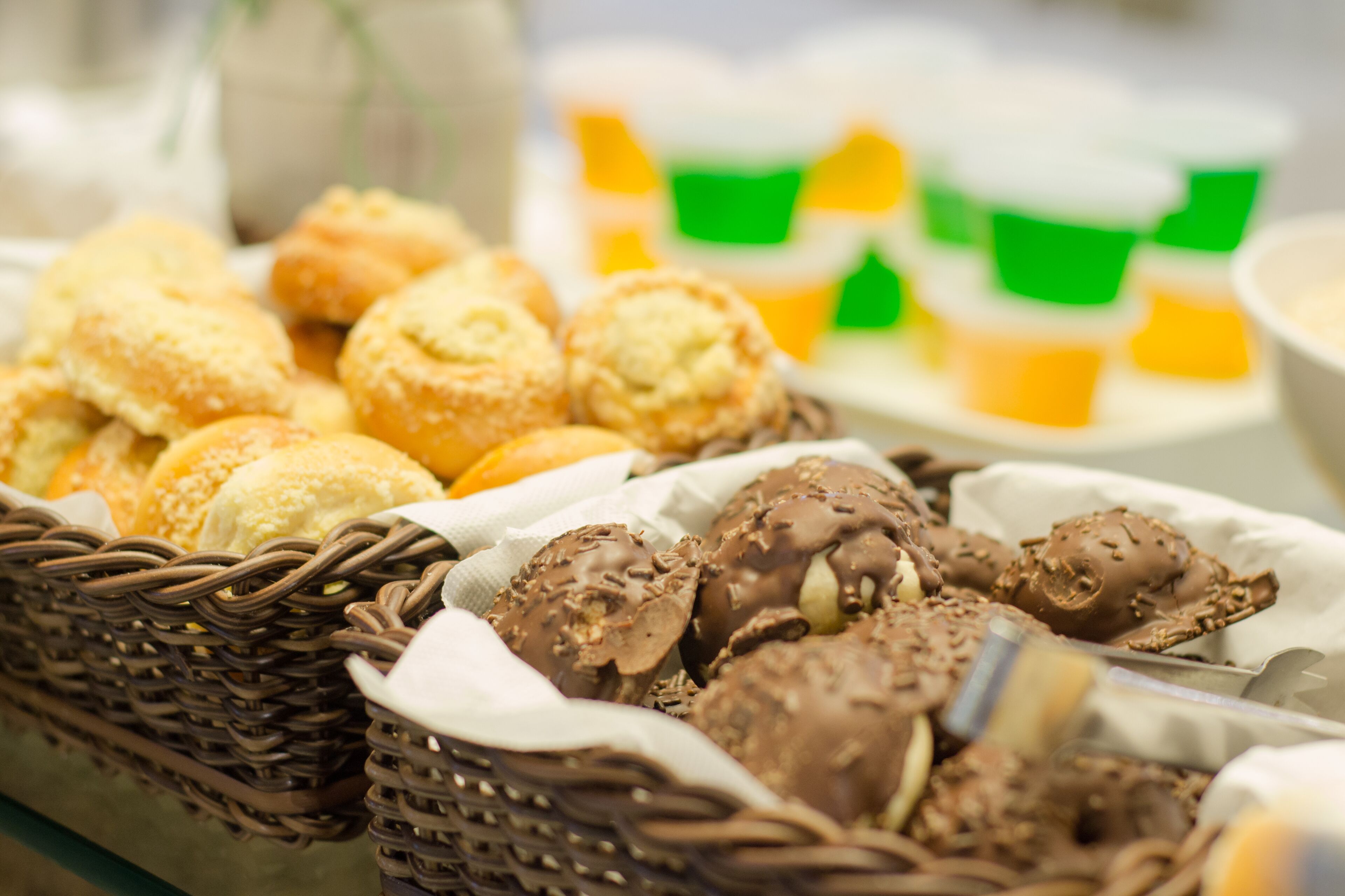 Café da manhã com buffet grátis todos os dias