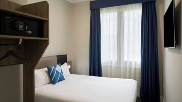 Efficient Double | In-room safe, desk, blackout curtains, iron/ironing board